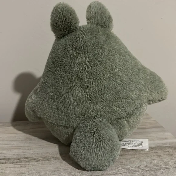 7” Totoro Plushie - Picture 2 of 4